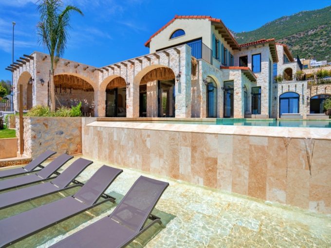 Villa muses erato (1)